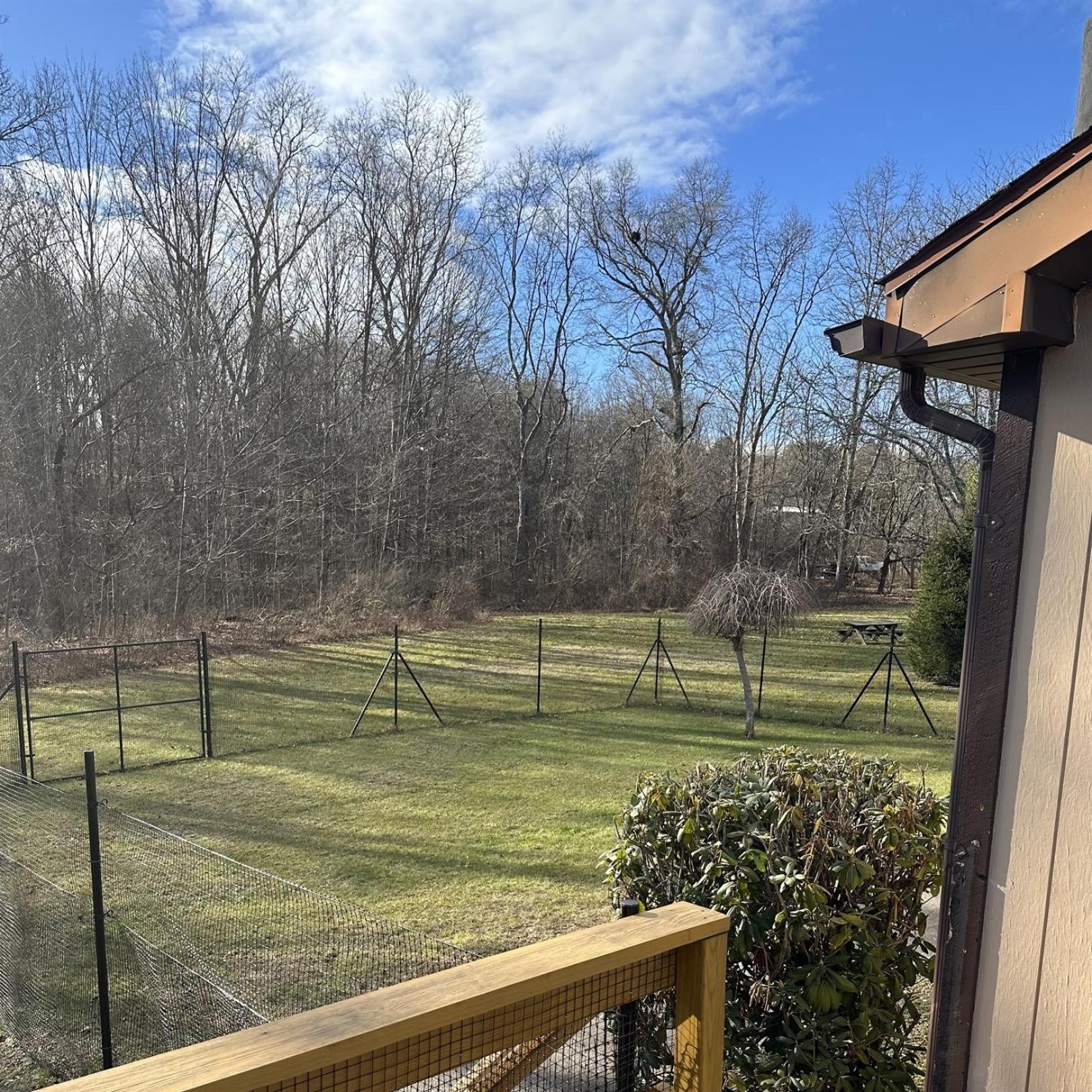 Fenced Yard Chalets From Good Dog Vacations At Big Valley Resort Sciota Exterior foto